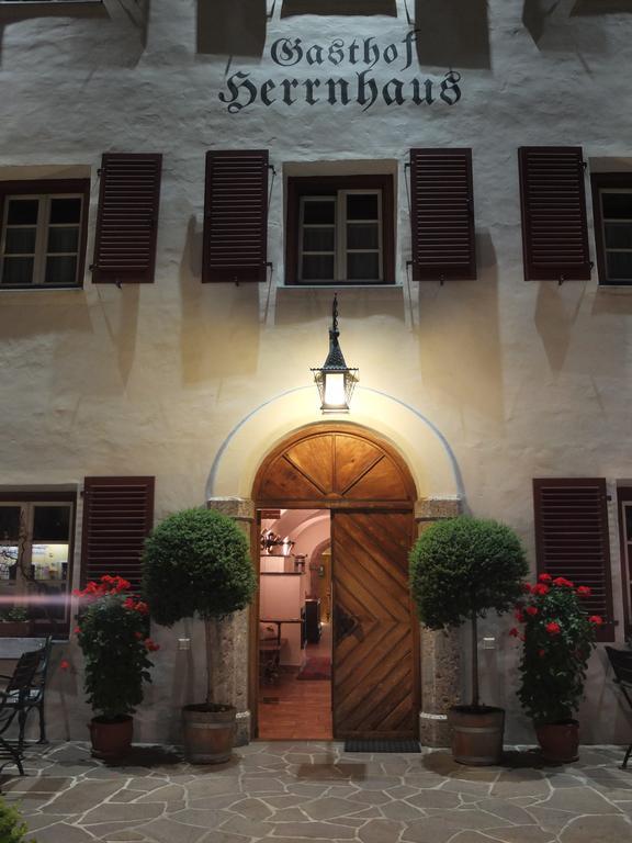 Gasthof Herrnhaus Брикслег Екстериор снимка